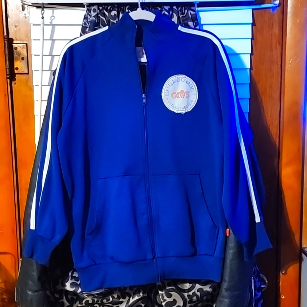 Vintage Sport of Apparel Co Large Cleveland Cavaliers Blue Full-Zip Track Jacket